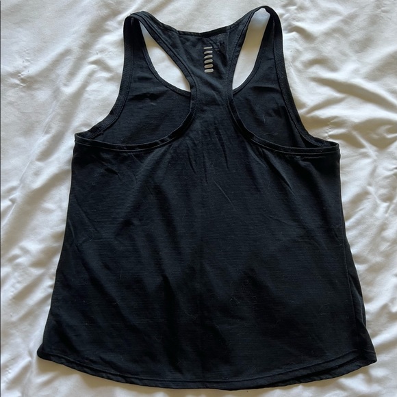 Under Amour tank - Picture 2 of 2